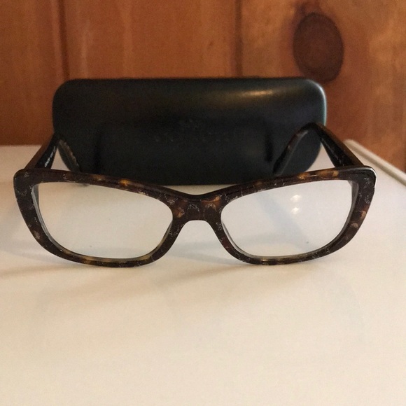 Woman coach glasses